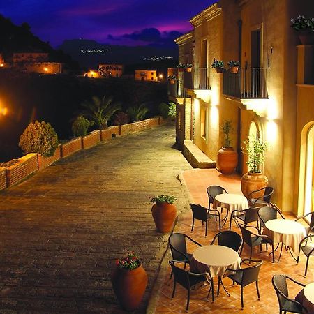 Resort Borgo San Rocco Savoca Exterior photo