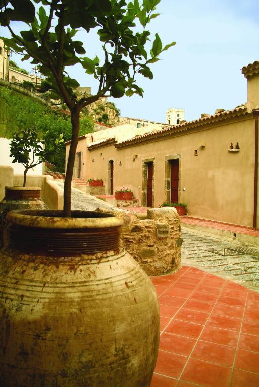 Resort Borgo San Rocco Savoca Room photo