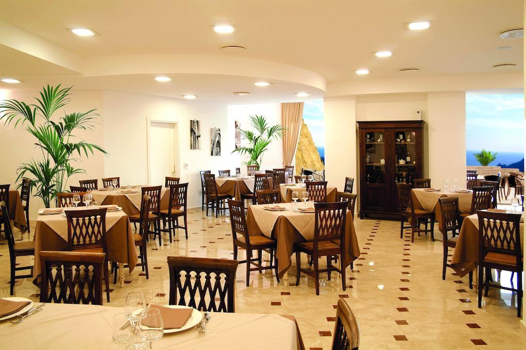 Resort Borgo San Rocco Savoca Exterior photo