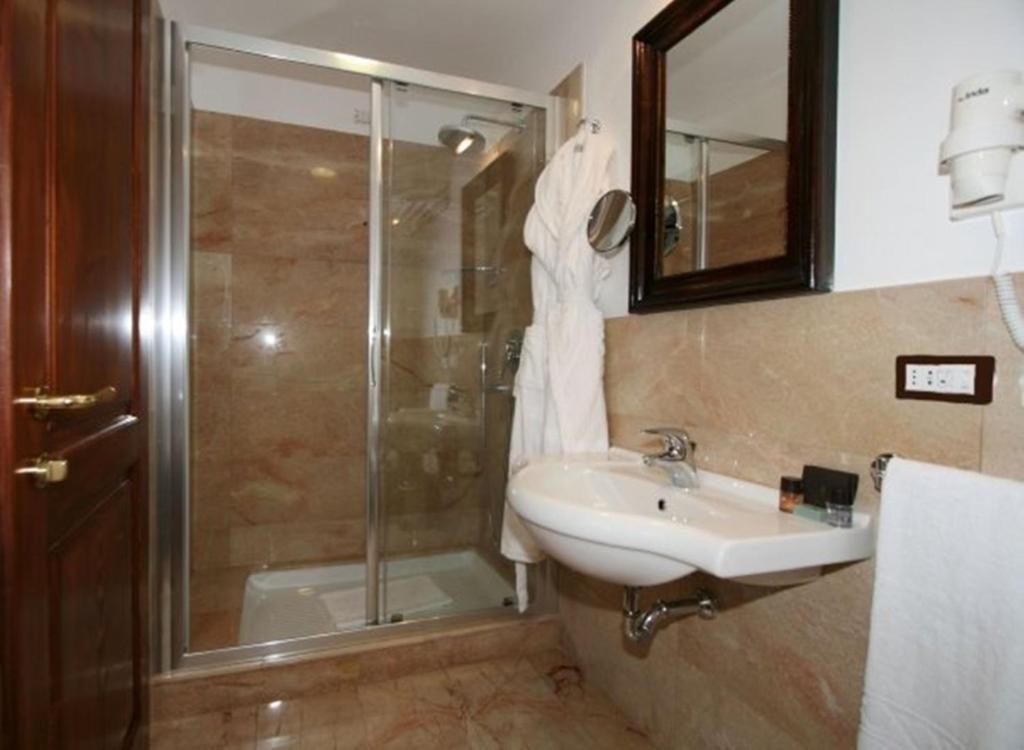 Resort Borgo San Rocco Savoca Room photo